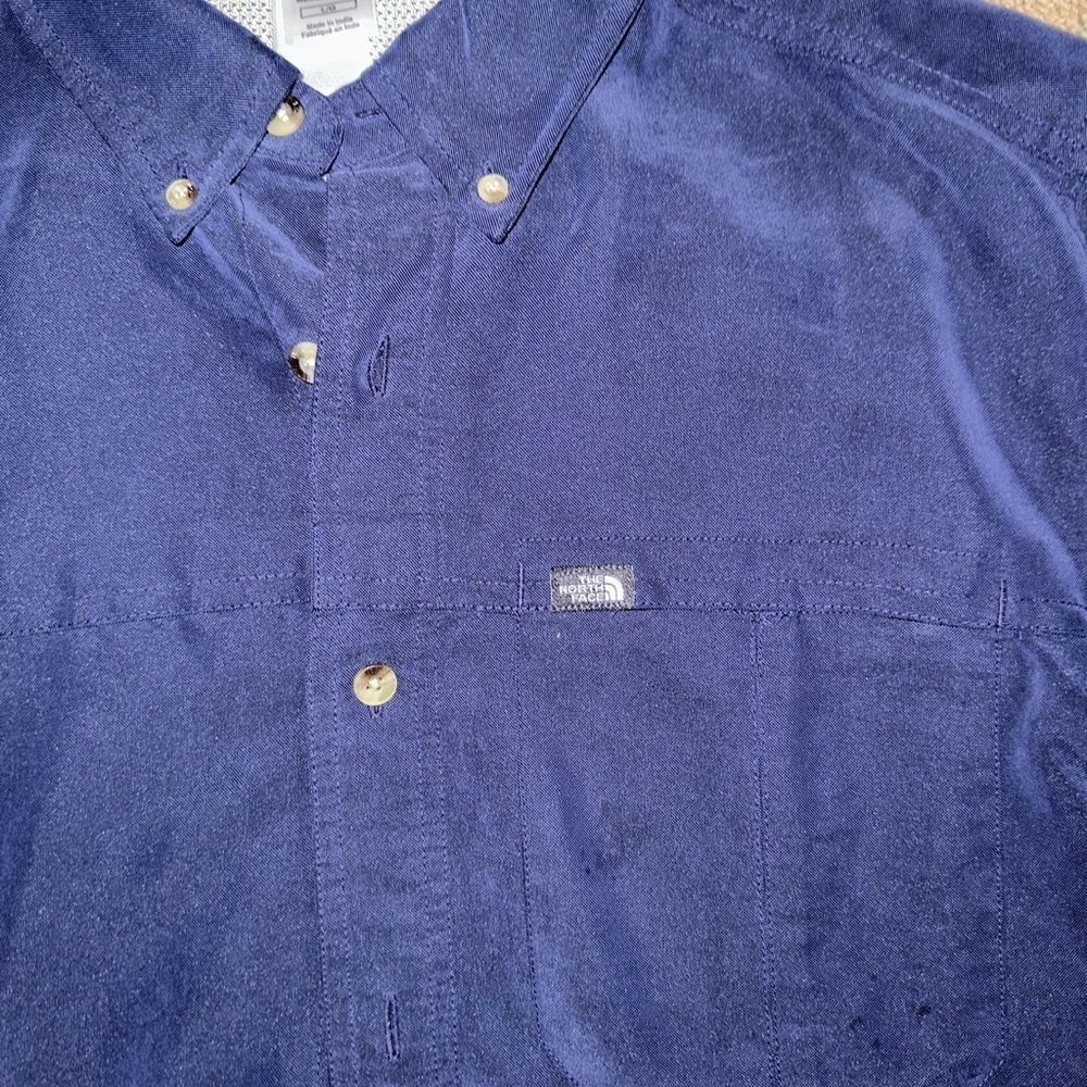 North Face Outdoors Shirt - Picture 2 of 4